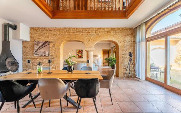 Maison à vendre    7 pièces •  Saint-Germain-sur-l'Arbresle