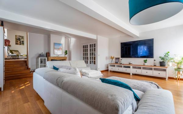 Maison à vendre    7 pièces •  Saint-Germain-sur-l'Arbresle