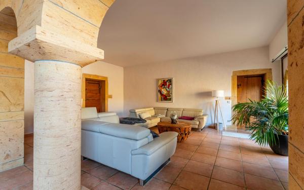 Maison à vendre    7 pièces •  Saint-Germain-sur-l'Arbresle