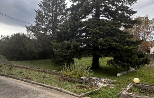 Maison de 125 m2 avec terrain de 12 300 m2, proche commerces, gare TGV et autoroute