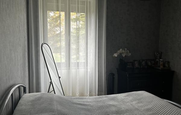 Maison de 125 m2 avec terrain de 12 300 m2, proche commerces, gare TGV et autoroute