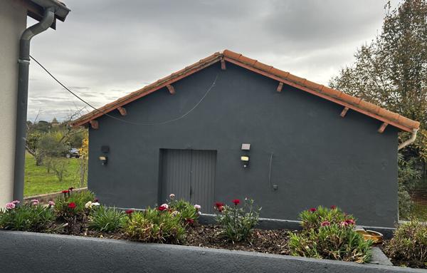 Maison de 125 m2 avec terrain de 12 300 m2, proche commerces, gare TGV et autoroute