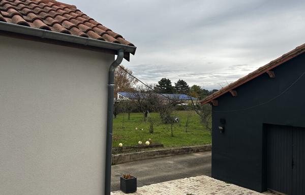 Maison de 125 m2 avec terrain de 12 300 m2, proche commerces, gare TGV et autoroute