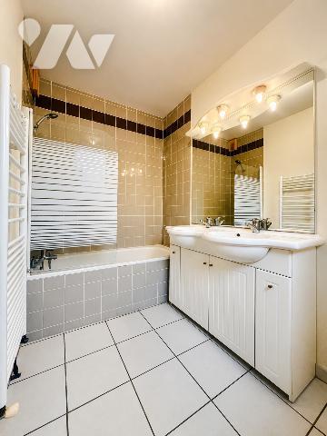 TOURS NORD 
Maison contemporaine - 91,27 m² - 3 chambres- Jardin, patio, garage et stationnements