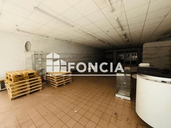 Location Local commercial 2 pièces 138.6 m² - RUE CLAUDE DEBUSSY Montmagny 95360