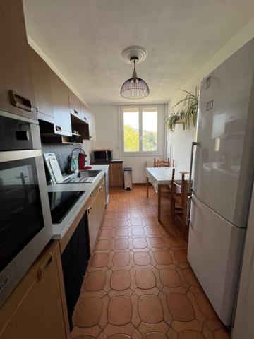 Appartement T4 Lumineux avec parking privatif