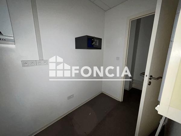 Location Local commercial 3 pièces 39 m² - 13 RUE LAMARTINE Martigues 13500