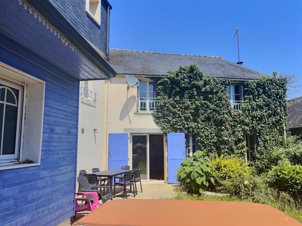 Pont-Aven (29930) Maison de 218 m2/ terrain de 300m2 avec SPA / 6 chambres /200m de l'AVEN