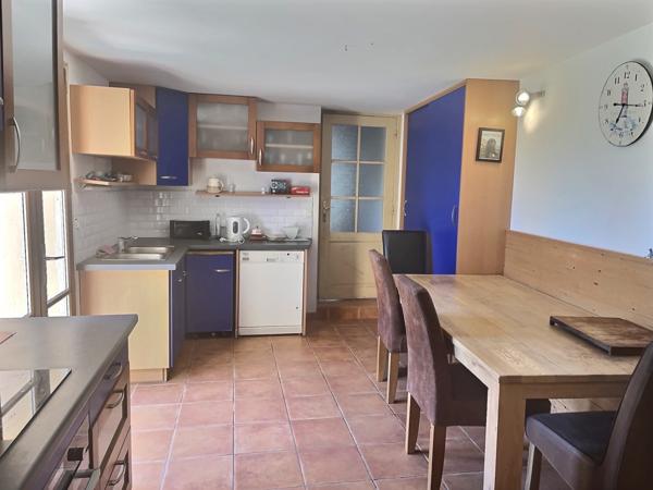 Pont-Aven (29930) Maison de 218 m2/ terrain de 300m2 avec SPA / 6 chambres /200m de l'AVEN