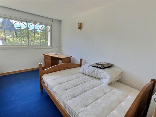 Pont-Aven (29930) Maison de 218 m2/ terrain de 300m2 avec SPA / 6 chambres /200m de l'AVEN