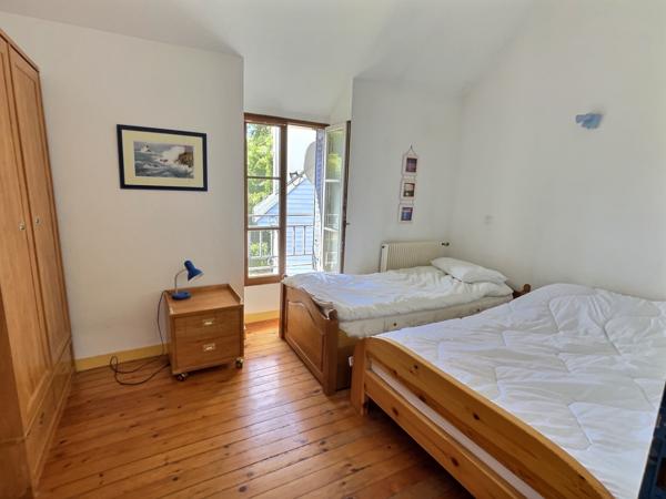 Pont-Aven (29930) Maison de 218 m2/ terrain de 300m2 avec SPA / 6 chambres /200m de l'AVEN