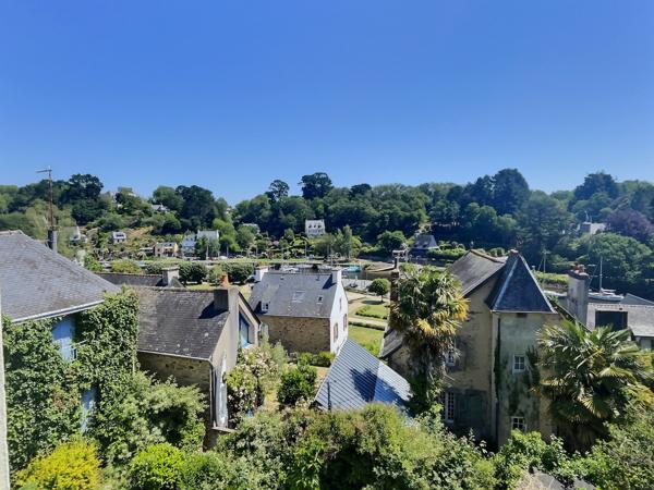 Pont-Aven (29930) Maison de 218 m2/ terrain de 300m2 avec SPA / 6 chambres /200m de l'AVEN