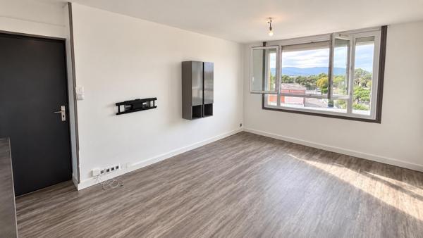FREJUS  Appartement T3 de 55m2 avec loggia