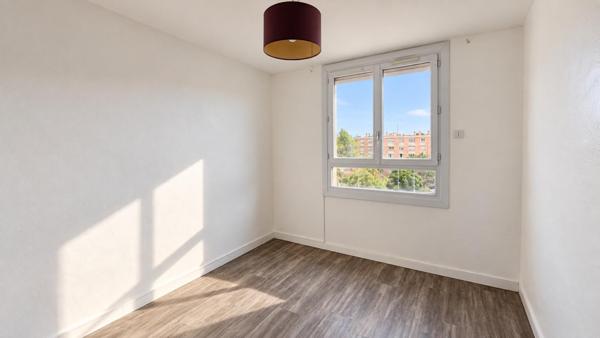 FREJUS  Appartement T3 de 55m2 avec loggia