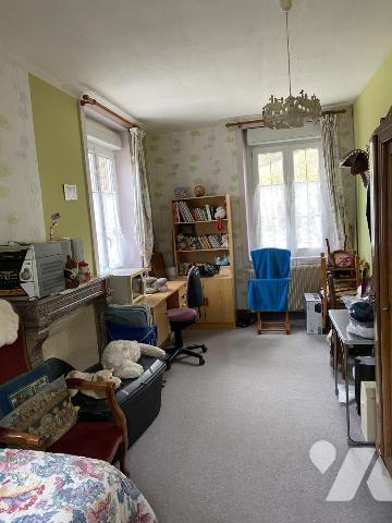 MAISON EN PIERRES AVEC TERRAIN EN BORDURE DE RIVIERE