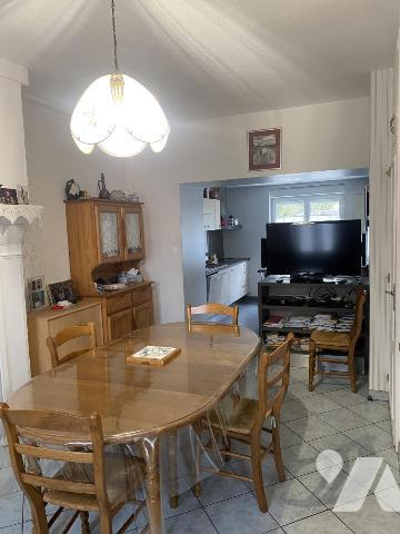 MAISON EN PIERRES AVEC TERRAIN EN BORDURE DE RIVIERE