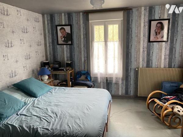 MAISON EN PIERRES AVEC TERRAIN EN BORDURE DE RIVIERE