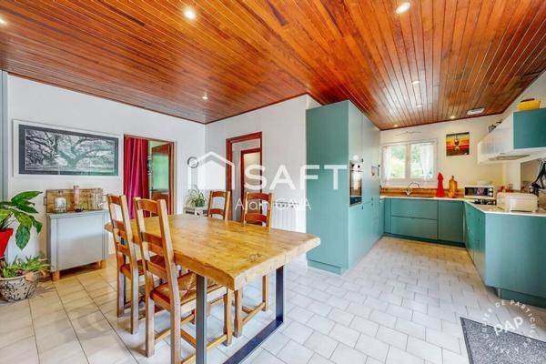 Maison de 103 m² avec terrasse,  garage en sous sol sur 1360m² de terrain cloturé