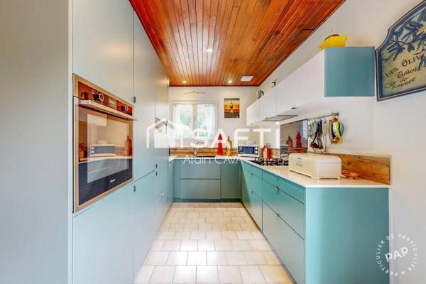 Maison de 103 m² avec terrasse,  garage en sous sol sur 1360m² de terrain cloturé