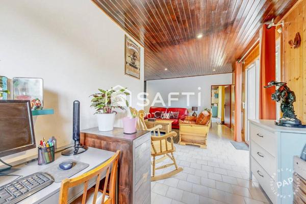 Maison de 103 m² avec terrasse,  garage en sous sol sur 1360m² de terrain cloturé