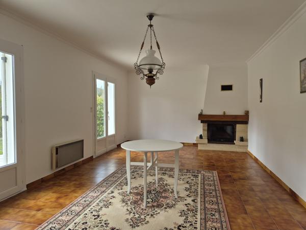 Lisle (24350) Dordogne - Périgueux -Lisle - Maison 93m² - trois chambres - grand garage - terrain plat - investissement loca