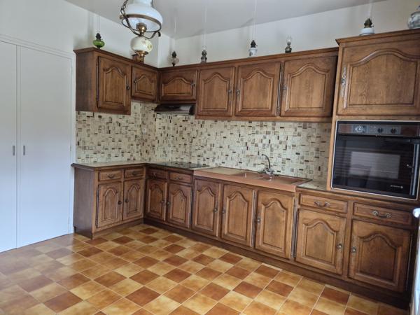 Lisle (24350) Dordogne - Périgueux -Lisle - Maison 93m² - trois chambres - grand garage - terrain plat - investissement loca