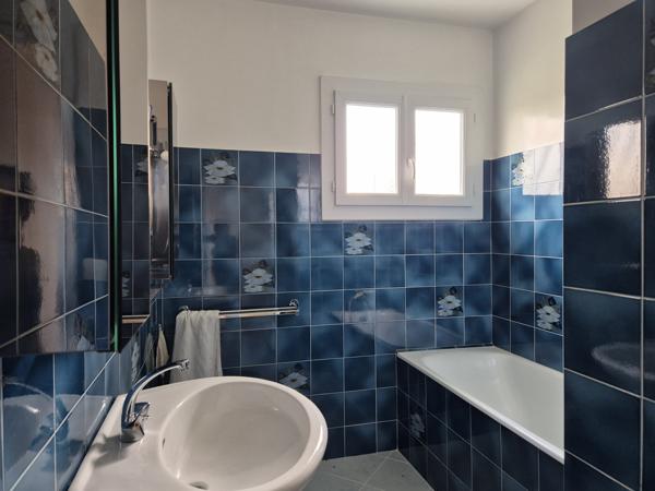 Lisle (24350) Dordogne - Périgueux -Lisle - Maison 93m² - trois chambres - grand garage - terrain plat - investissement loca