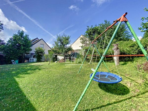 Terrain à LUZARCHES de 356m²