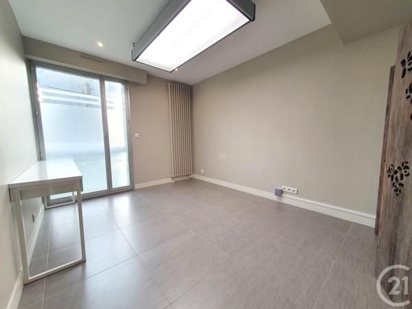 Appartement F5 à vendre  5 pièces - 110,46 m2 L ISLE ADAM - 95