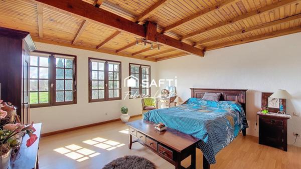 Maison - 6 pièces - 180 m²