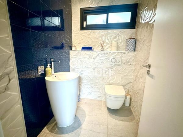 COUP DE COEUR ASSURÉ - Maison meublée à louer de 6 pièces de 126m²