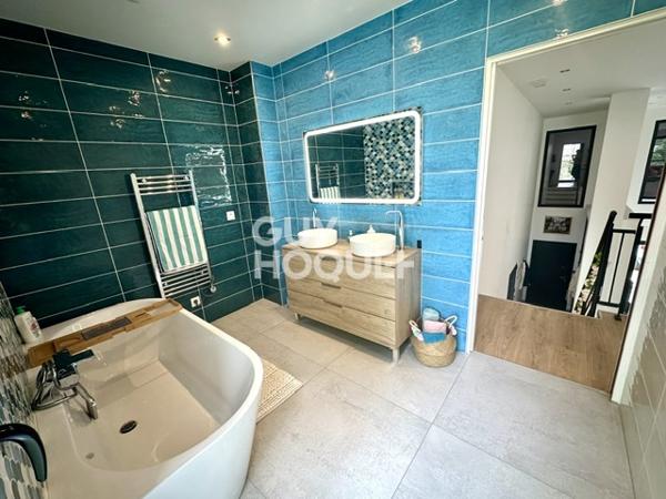 COUP DE COEUR ASSURÉ - Maison meublée à louer de 6 pièces de 126m²