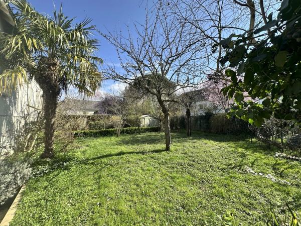 Maison à vendre 4 CHAMBRES, BEAU TERRAIN, AVRILLE (49), proche commerces et transports