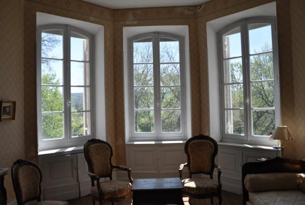 Château Classé de 1840 avec Dépendance et Installations Équestres sur 5,11 ha