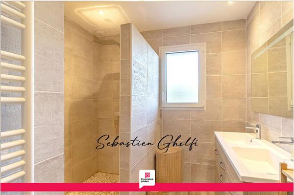 belle maison de plain-pied 3 chambres-garage-appentis-terrain de 2880 m²