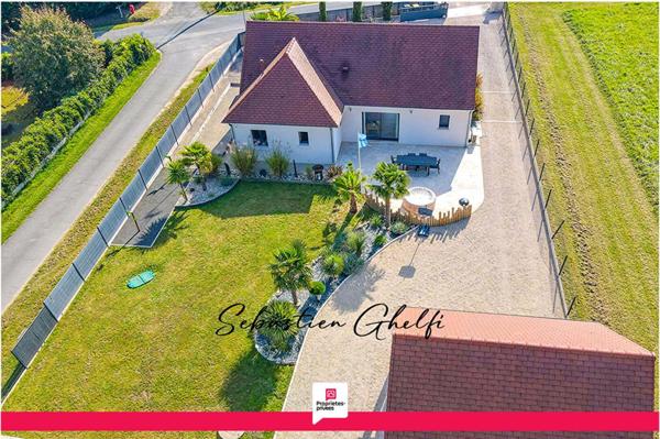 belle maison de plain-pied 3 chambres-garage-appentis-terrain de 2880 m²