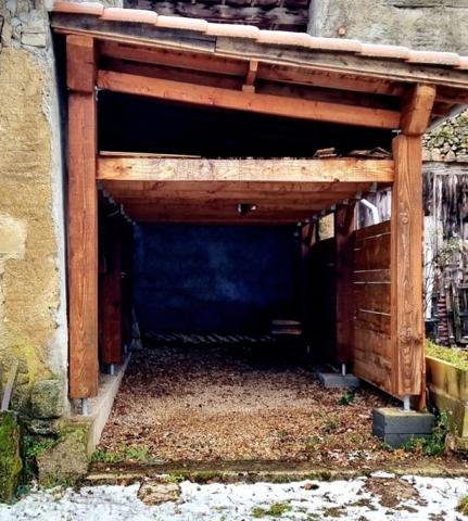 COQUETTE MAISON DE VILLAGE 5 MINUTES DE COURPIERE CENTRE