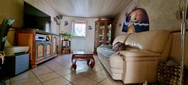 COQUETTE MAISON DE VILLAGE 5 MINUTES DE COURPIERE CENTRE