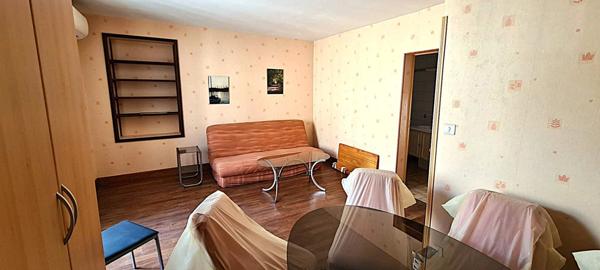 A vendre 3 pièces CHALAIS (16) Local/Bureau avec 1 chambre, 79,50 m²