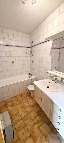 A vendre 3 pièces CHALAIS (16) Local/Bureau avec 1 chambre, 79,50 m²