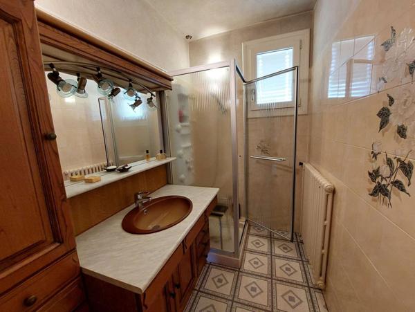 SAINT-JUERY Maison familiale de type 5 avec garage et jardin.