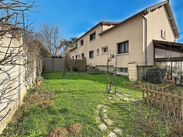 Maison Meaux proche gare à pieds - 5 chambres - sous-sol total - jardin de 348 m2.