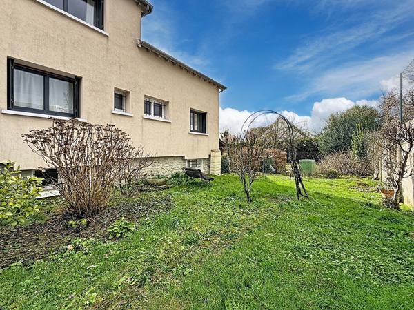 Maison Meaux proche gare à pieds - 5 chambres - sous-sol total - jardin de 348 m2.