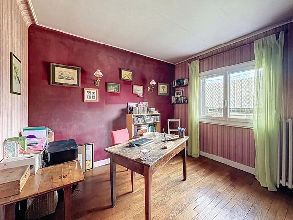 Maison Meaux proche gare à pieds - 5 chambres - sous-sol total - jardin de 348 m2.