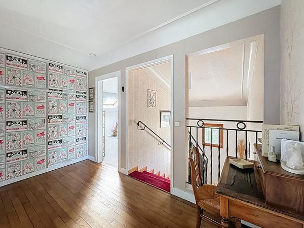 Maison Meaux proche gare à pieds - 5 chambres - sous-sol total - jardin de 348 m2.