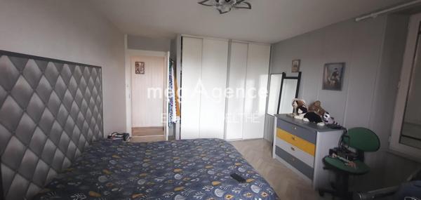 Maison à MOUTIERS-SUR-LE-LAY, 85320 - 8 pièces 170m²