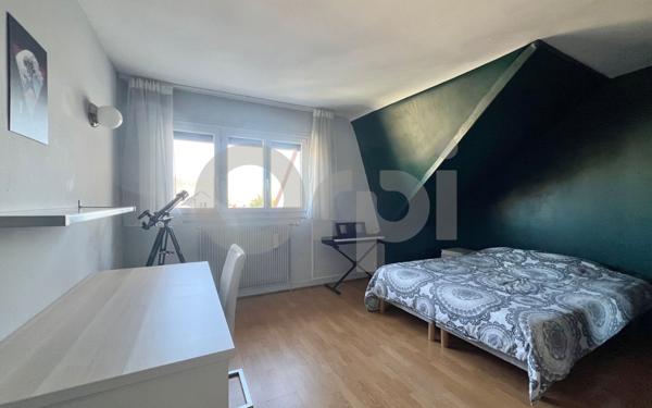 Maison à vendre    8 pièces •  Ormesson-sur-Marne