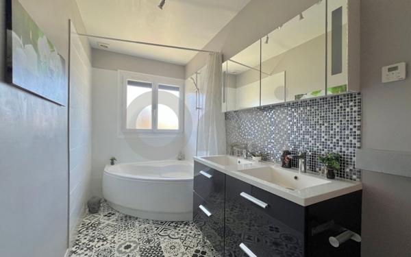 Maison à vendre    8 pièces •  Ormesson-sur-Marne