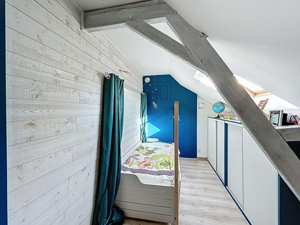 Maison familiale de plus de 150 m² avec vie de plain?pied et grand terrain clos