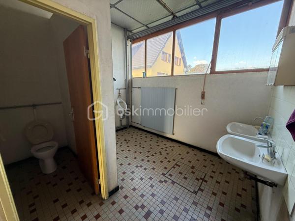 Local commercial de 610 m²